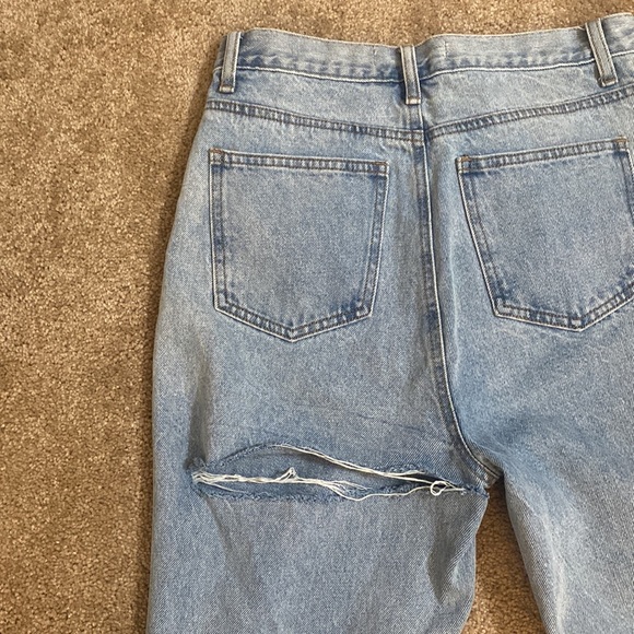 Endless rose boyfriend fit jeans with thigh slit size 28 - Picture 3 of 6